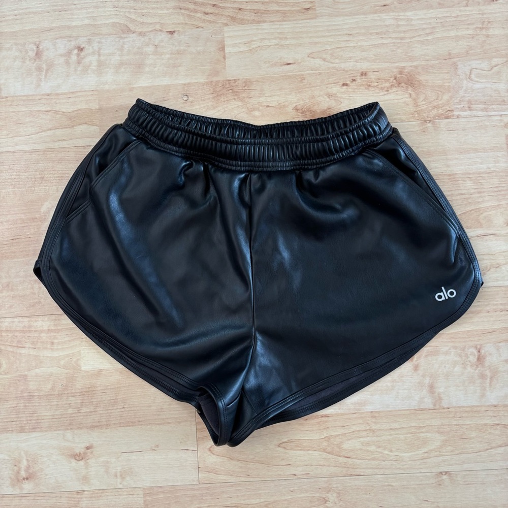 Alo Yoga Faux Leather Power Hour Short Small